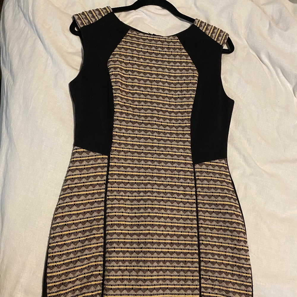 LovPosh Size Large Black Geometric Sleeveless Pencil Dress size L